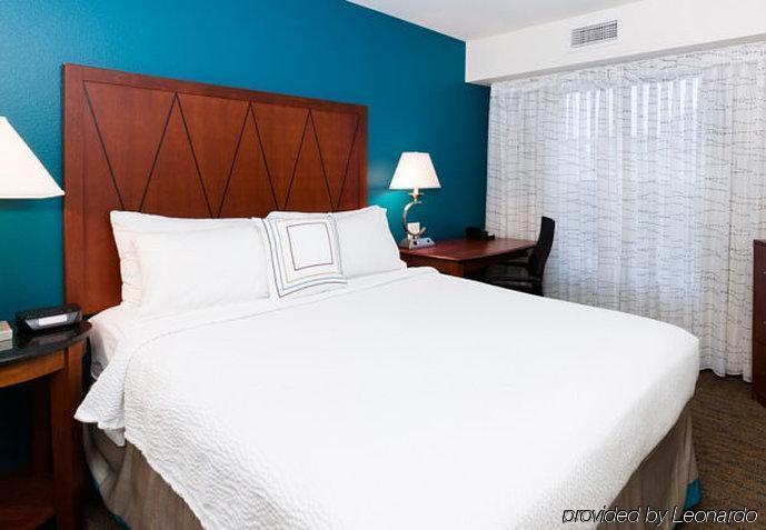 By Marriott Near Lsu Hotel 3*